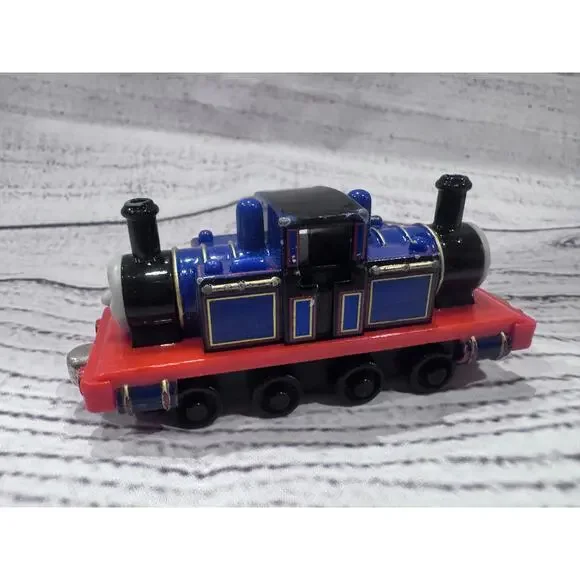 Thomas the Train Mighty Mac Take-Along Diecast - Picture 2 of 7